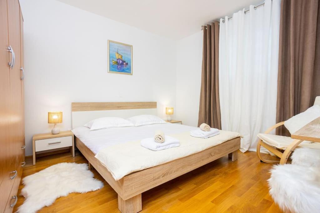 Bella Vista - Cozy Apartments With Easy Check-In And Free Parking Split Exteriör bild
