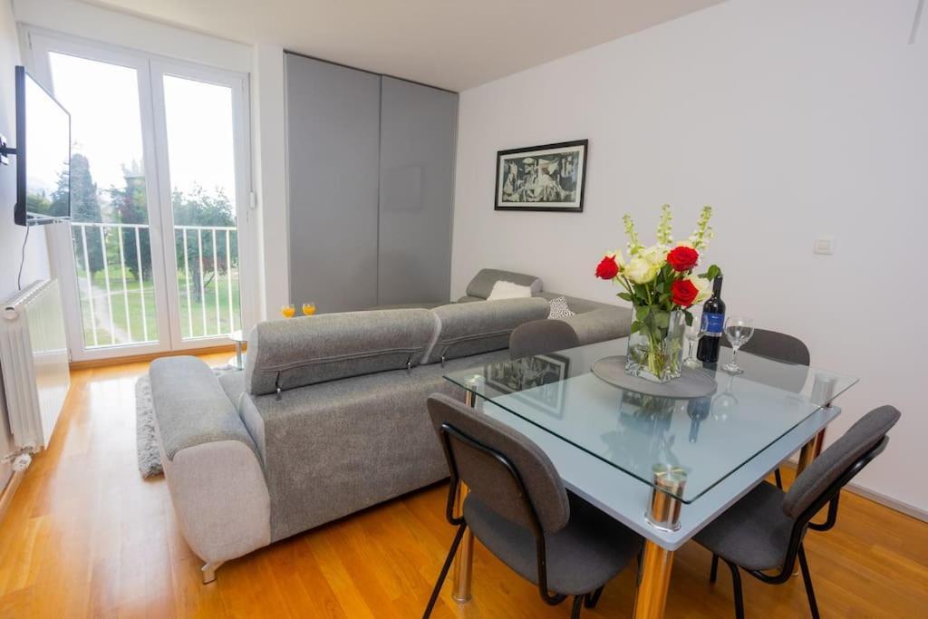Bella Vista - Cozy Apartments With Easy Check-In And Free Parking Split Exteriör bild