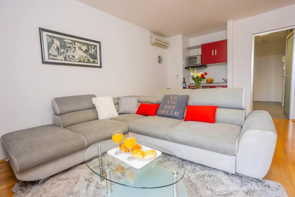 Bella Vista - Cozy Apartments With Easy Check-In And Free Parking Split Exteriör bild