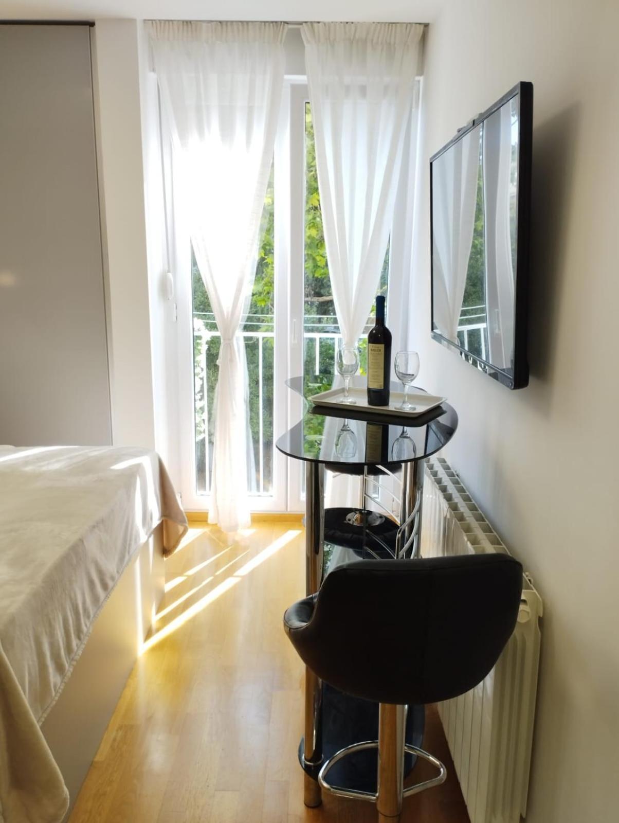 Bella Vista - Cozy Apartments With Easy Check-In And Free Parking Split Exteriör bild